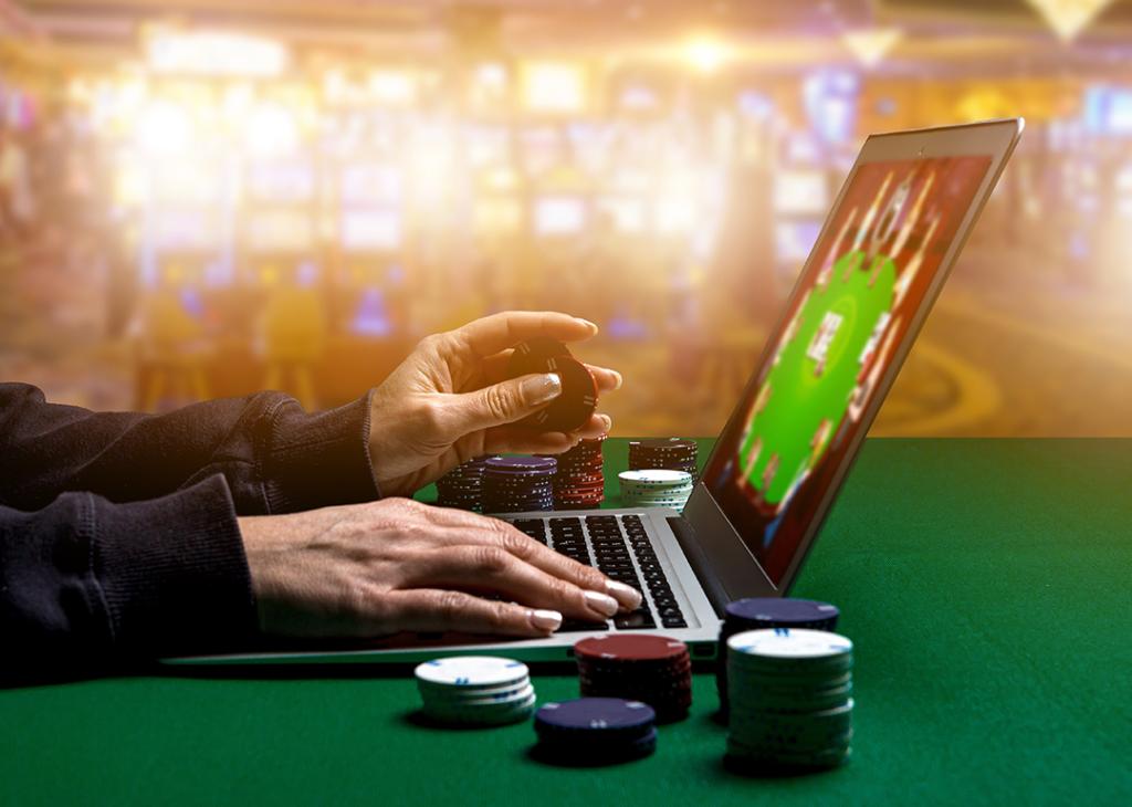 Discover the Benefits of Playing at Online Casinos Discover the Benefits of Playing at Online Casinos